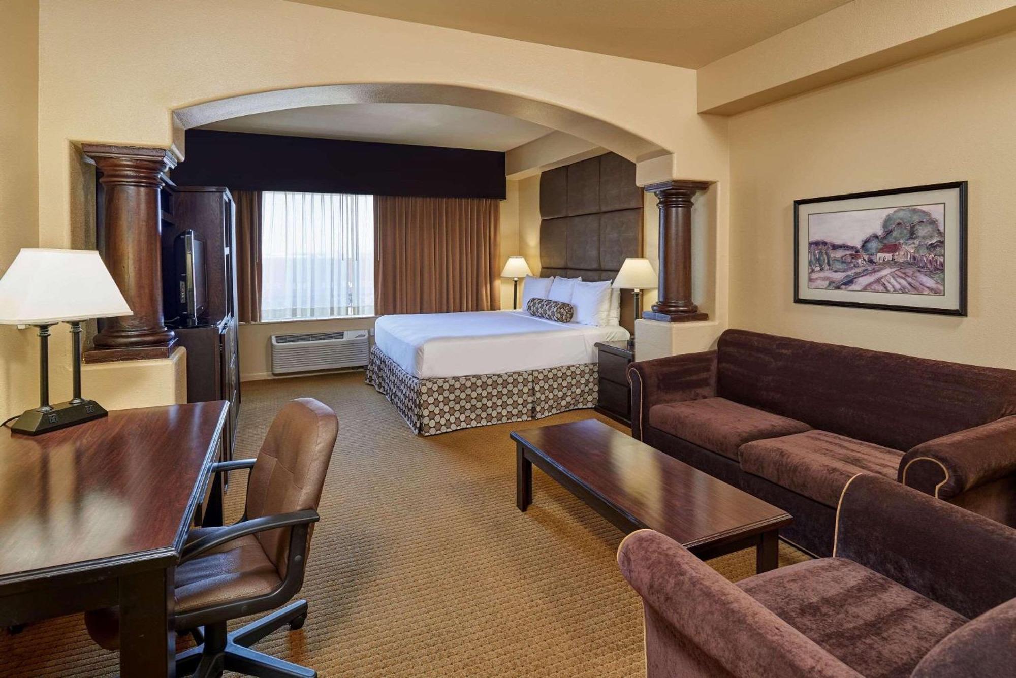 Radisson Hotel El Paso Airport Exterior photo