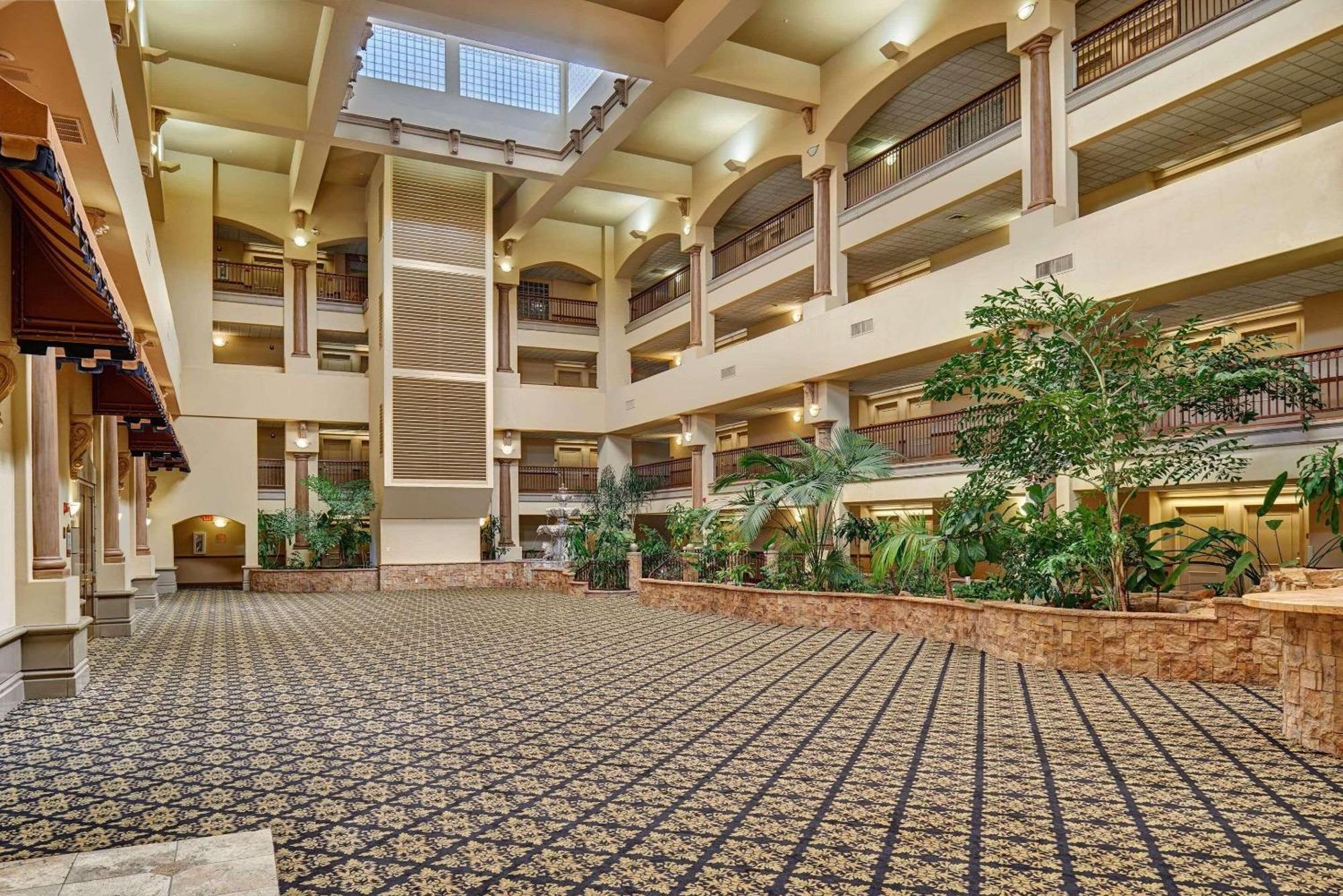 Radisson Hotel El Paso Airport Exterior photo