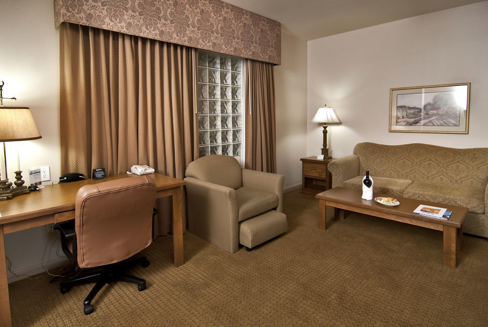 Radisson Hotel El Paso Airport Room photo